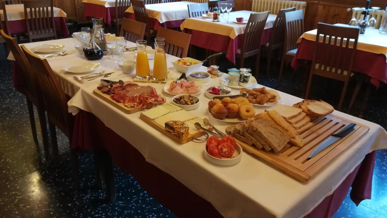 Hotel La Ribera Ribera de Cardos Ngoại thất bức ảnh
